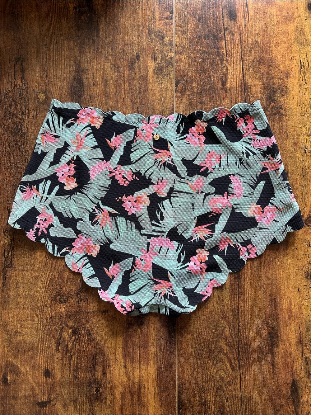 Victoria's Secret Black Floral Scalloped High Waist Boy Short Swim Bottoms - Picture 2 of 3